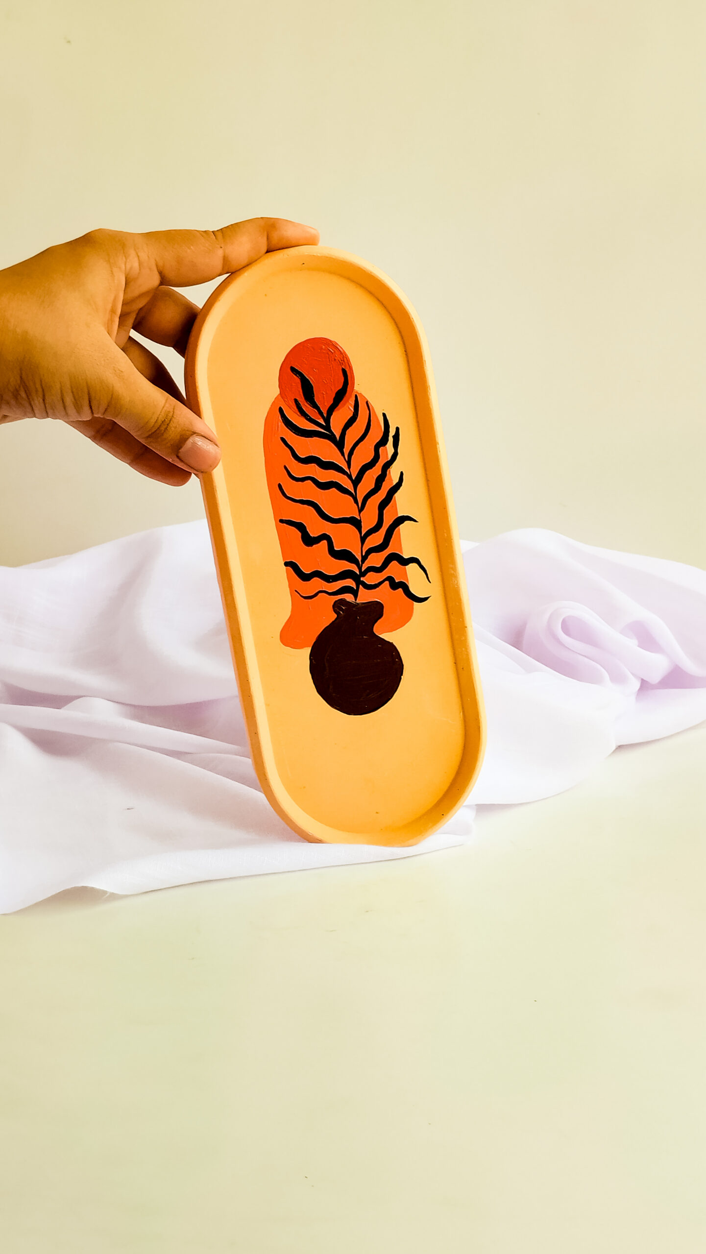 Daring Shine - Handpainted Concrete Tray